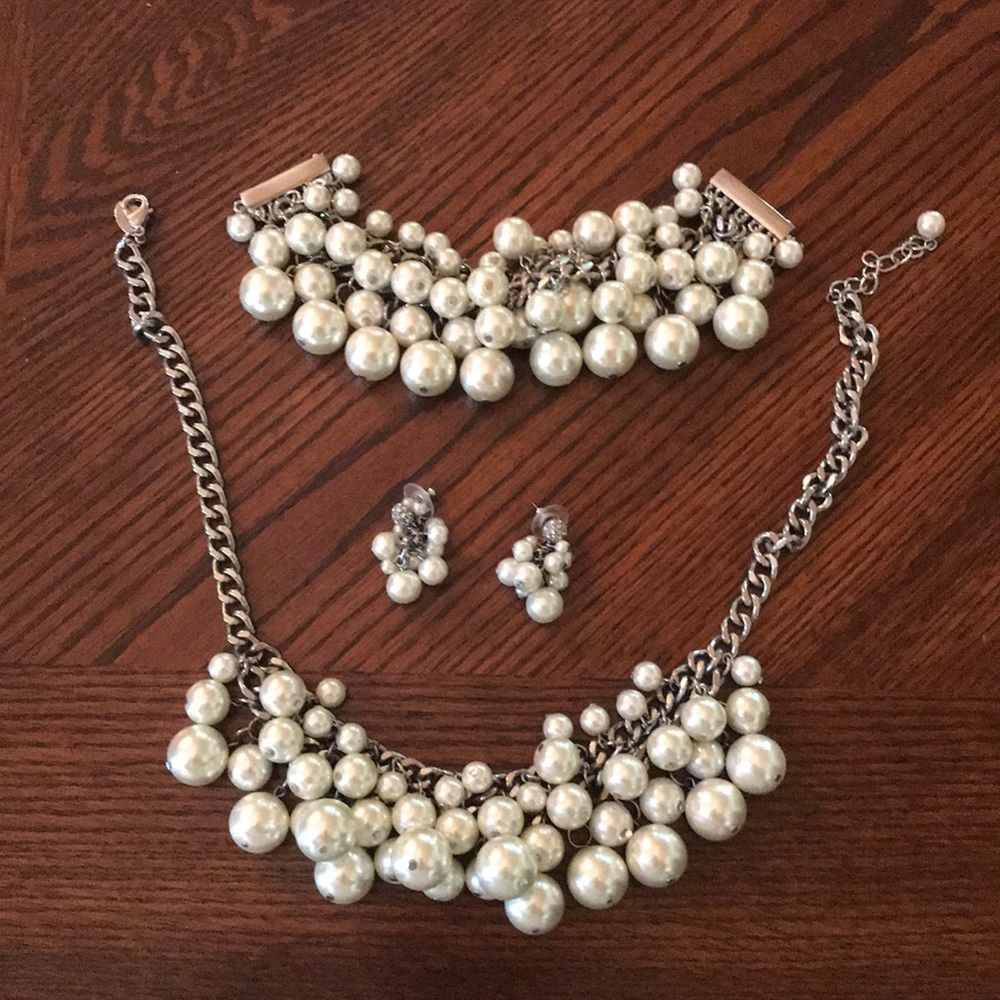 WHBM Jewelry Set
